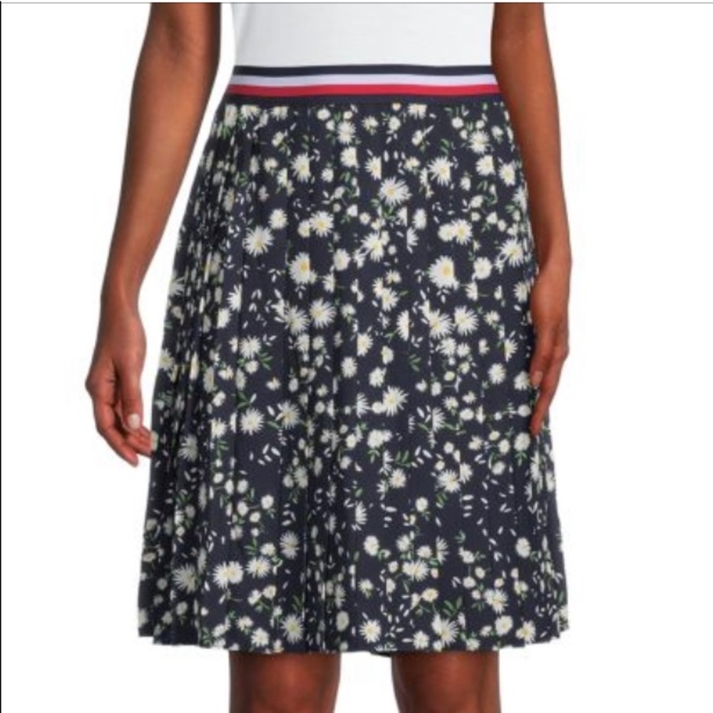 Tommy Hilfiger pleated skirt